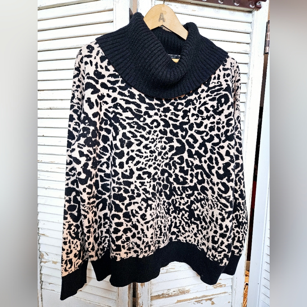 Tahari Cozy Cowl Neck Leopard Print Sweater Large